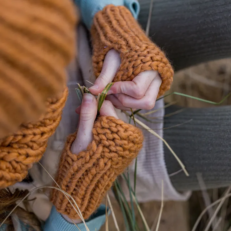 Acorn Journey Fingerless Mittens - Caramel