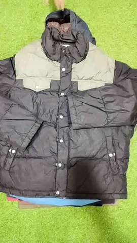 BRANDED LEVI'S PUFFER JACKETS