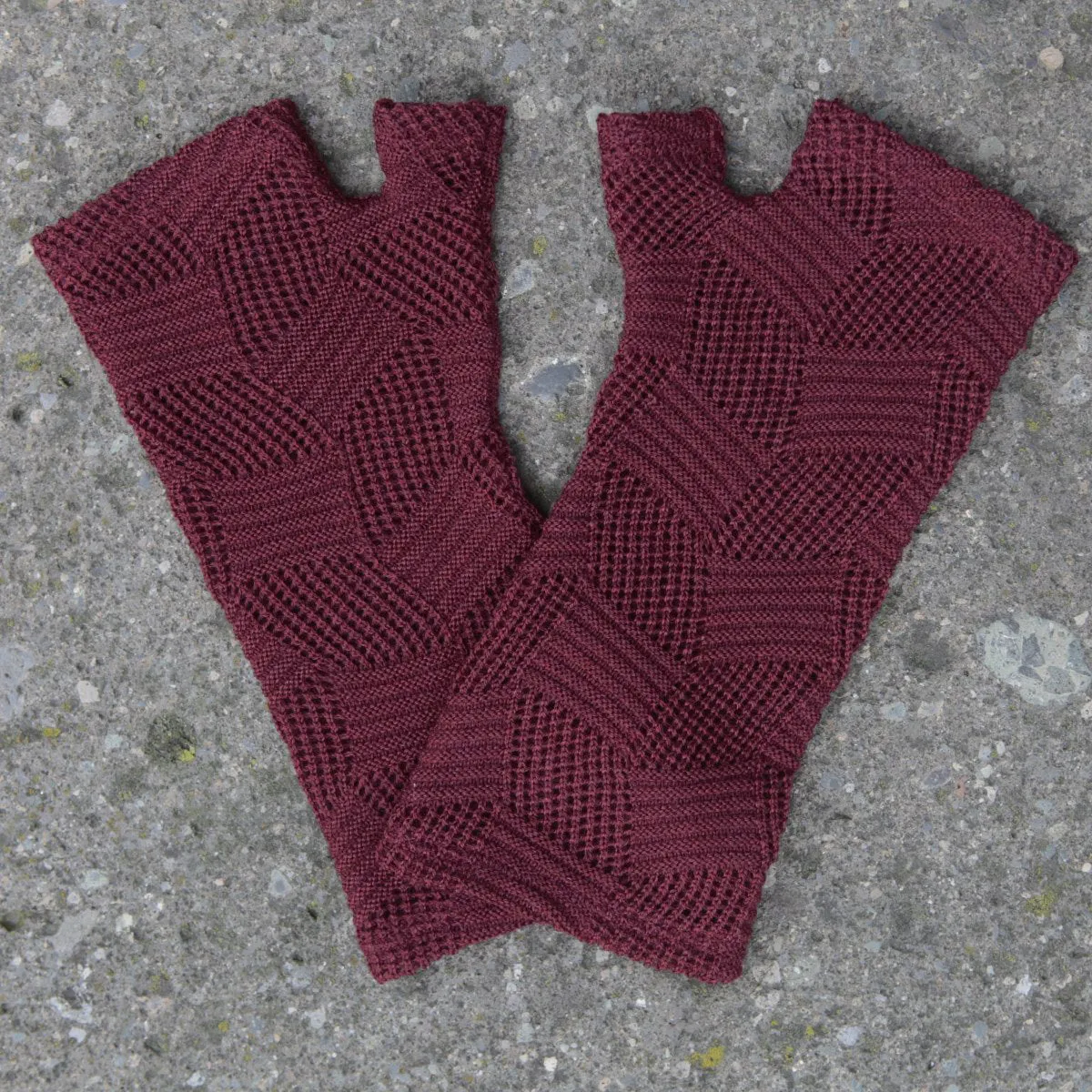 Burgundy diamonds knit merino fingerless gloves