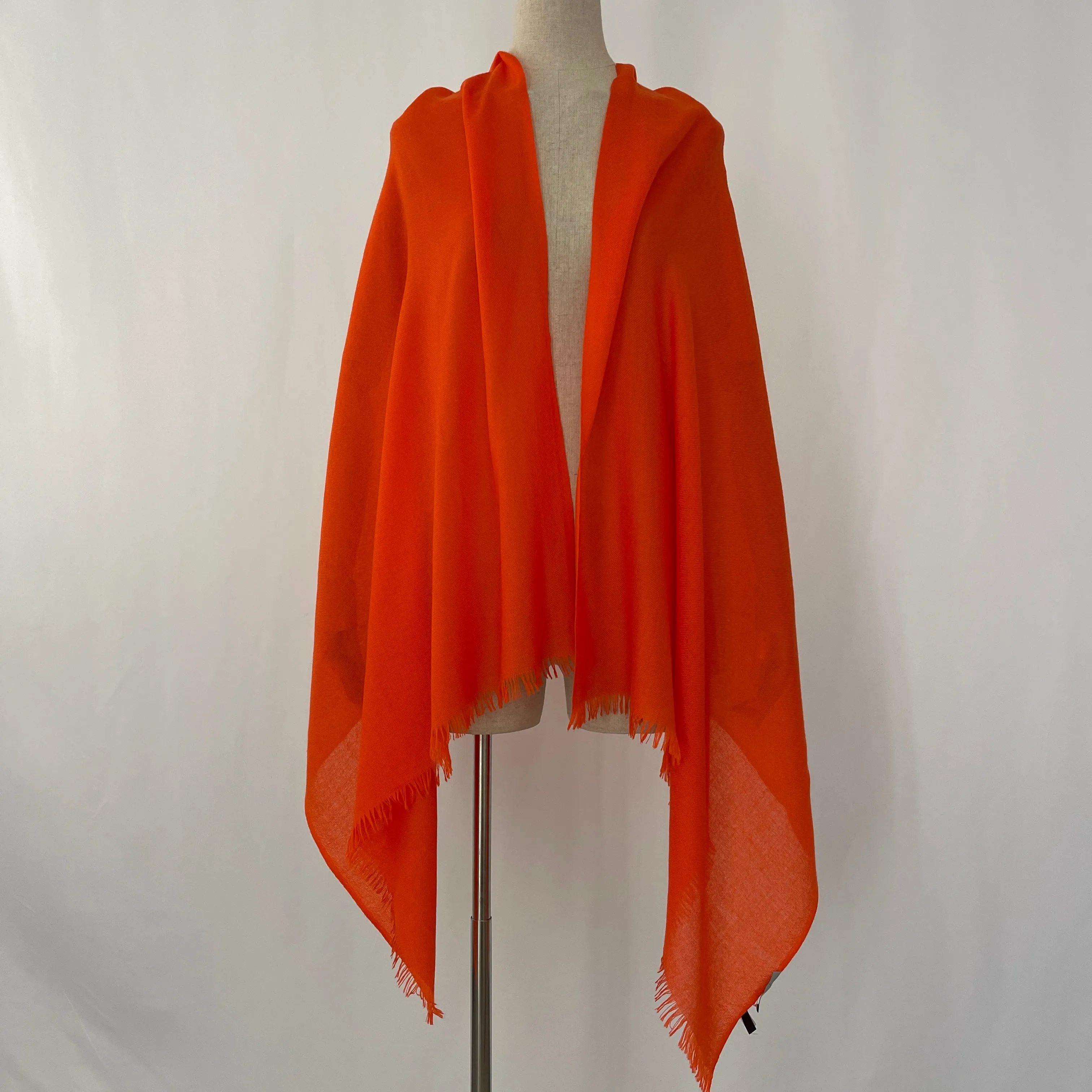 FABRIC FRONTLINE New Cashmere Scarf