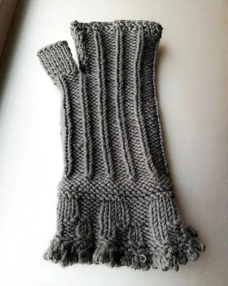 Laces fingerless mittens