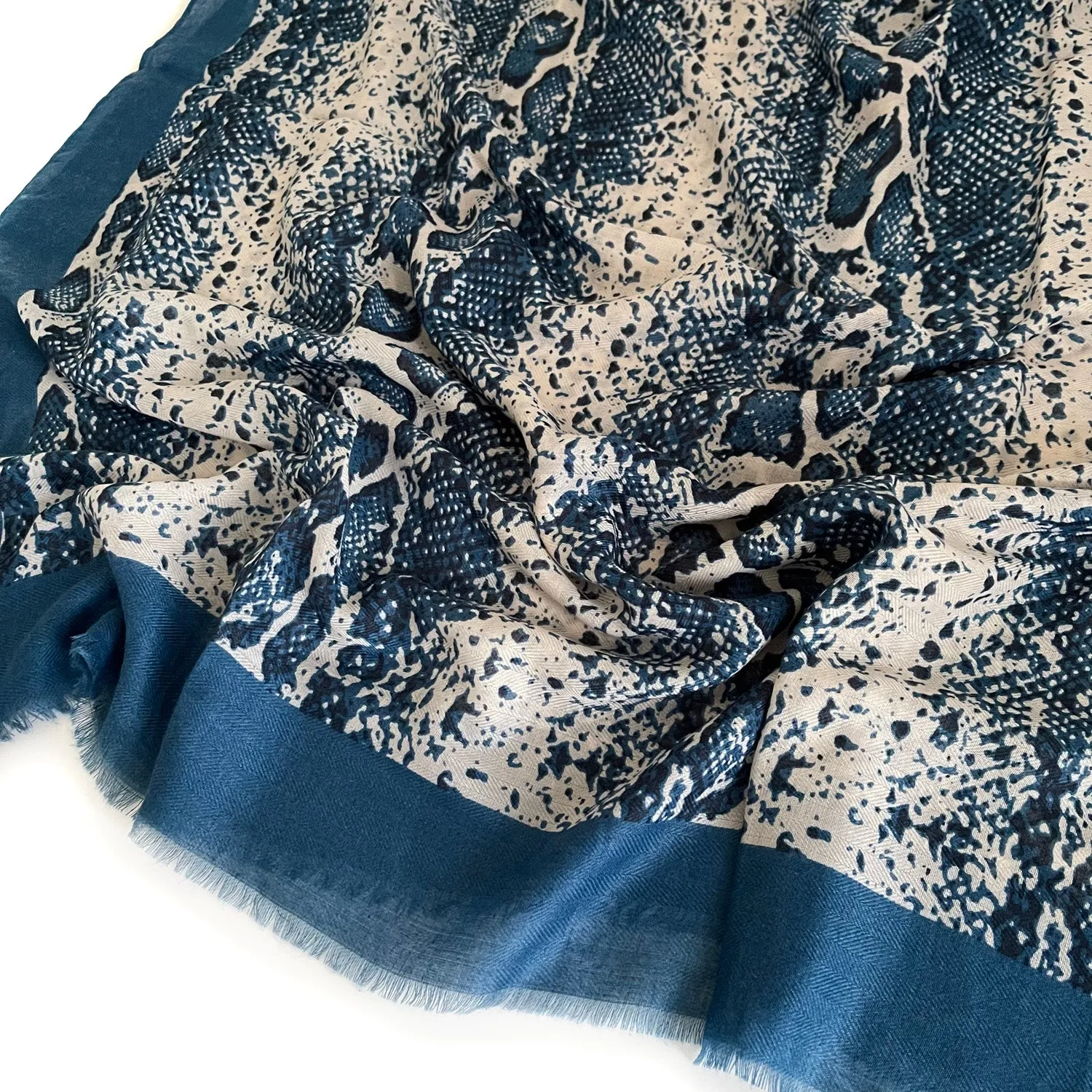 LONG BLUE SNAKESKIN PRINT LIGHTWEIGHT SCARF