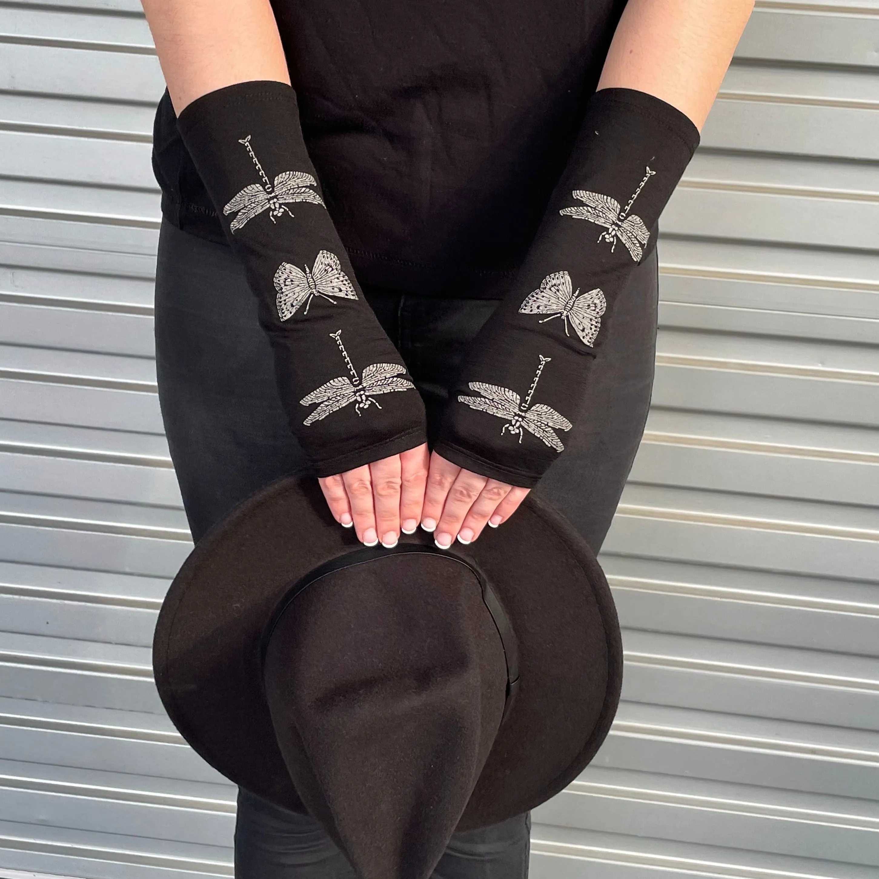 Merino Wool Gloves - Black Dragonfly