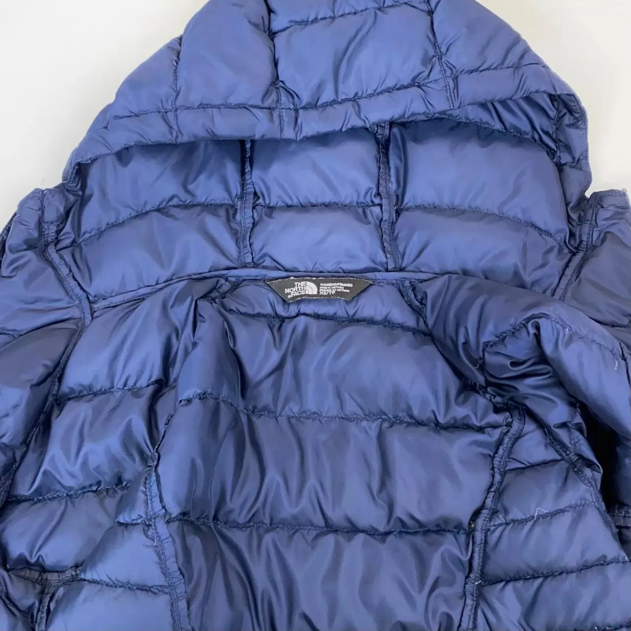 Preowned The North Face Womens 700 Down Lightweight Puffer Jacket Size XS Navy TNF Fall [Perfect fall jacket]