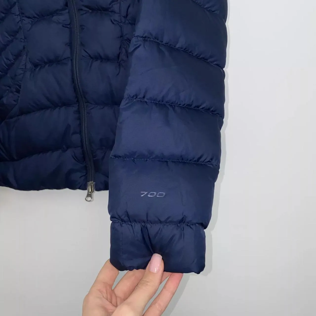 Preowned The North Face Womens 700 Down Lightweight Puffer Jacket Size XS Navy TNF Fall [Perfect fall jacket]