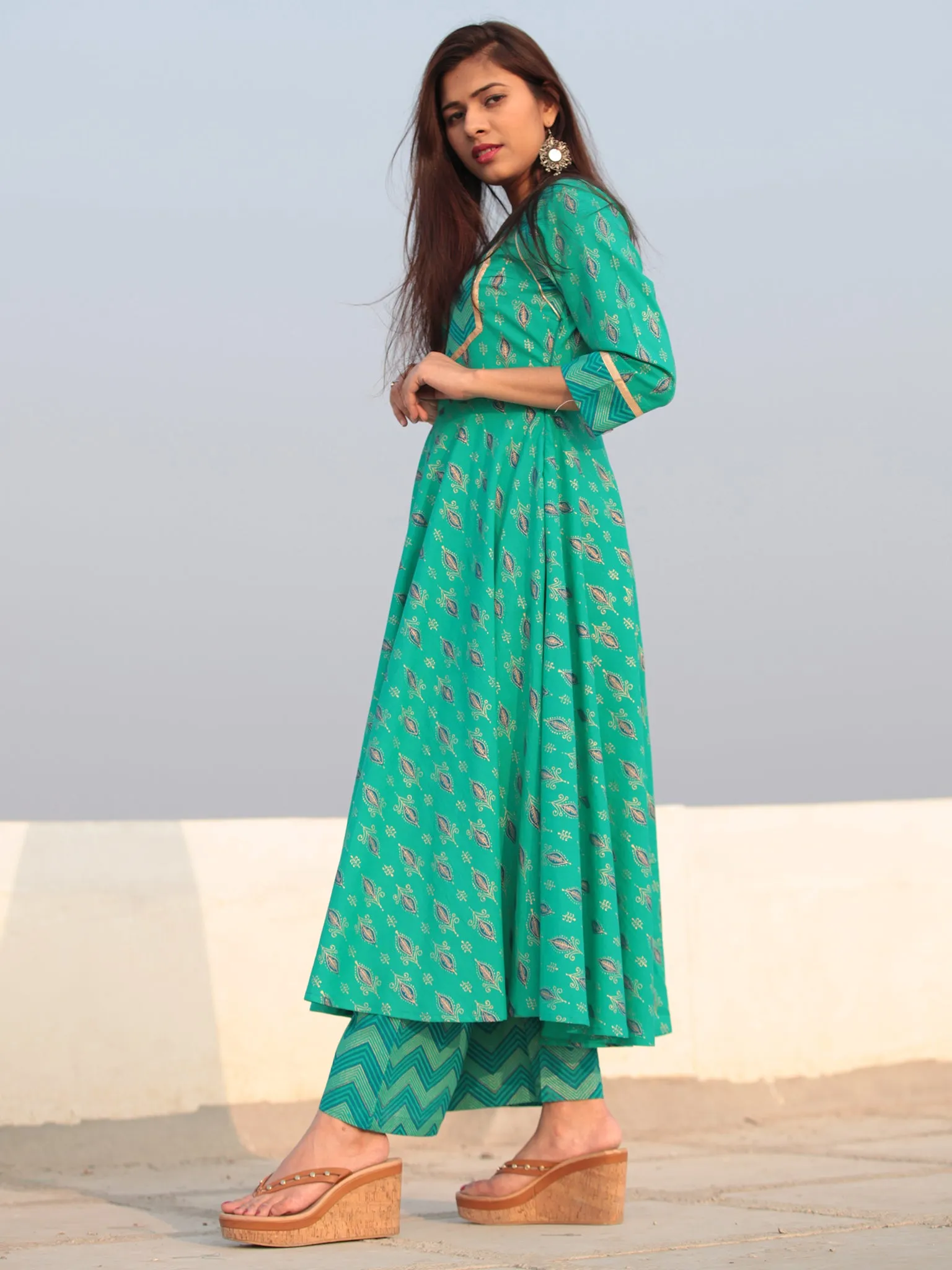 Raas Naazeen - Set of Flared Kurta & Pants  - KS84C2385