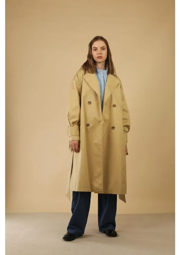 Yasmin Trenchcoat in Beige by Lora Gene